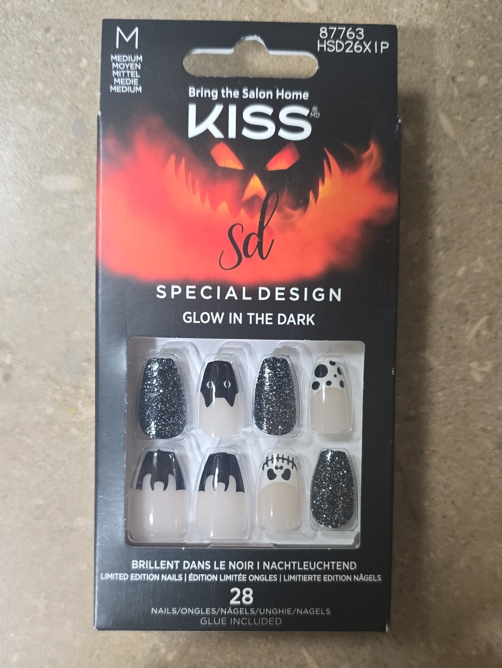 KISS Special Design Glow-in-the-Dark Halloween Press-On Nails – Black & White